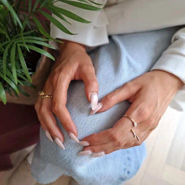 Verité Cluster Ring lifestyle